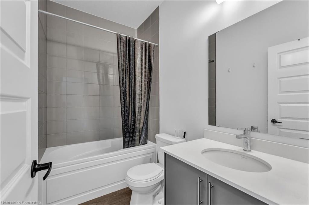 10-99 Roger Street, Waterloo, ON - Indoor Photo Showing Bathroom