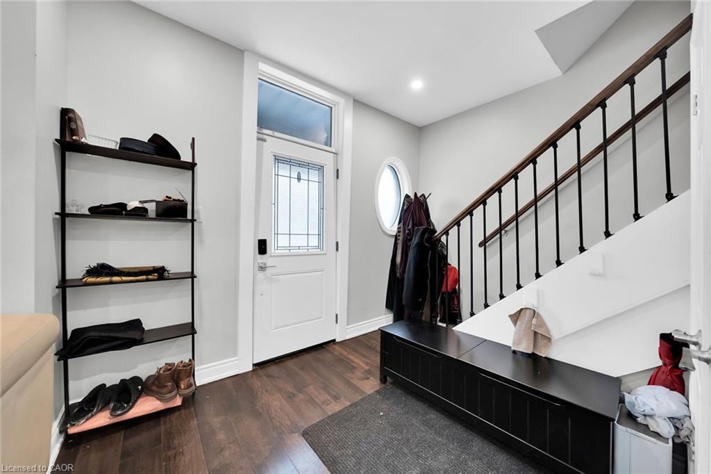 199 Bay Street N, Hamilton, ON - Indoor Photo Showing Other Room