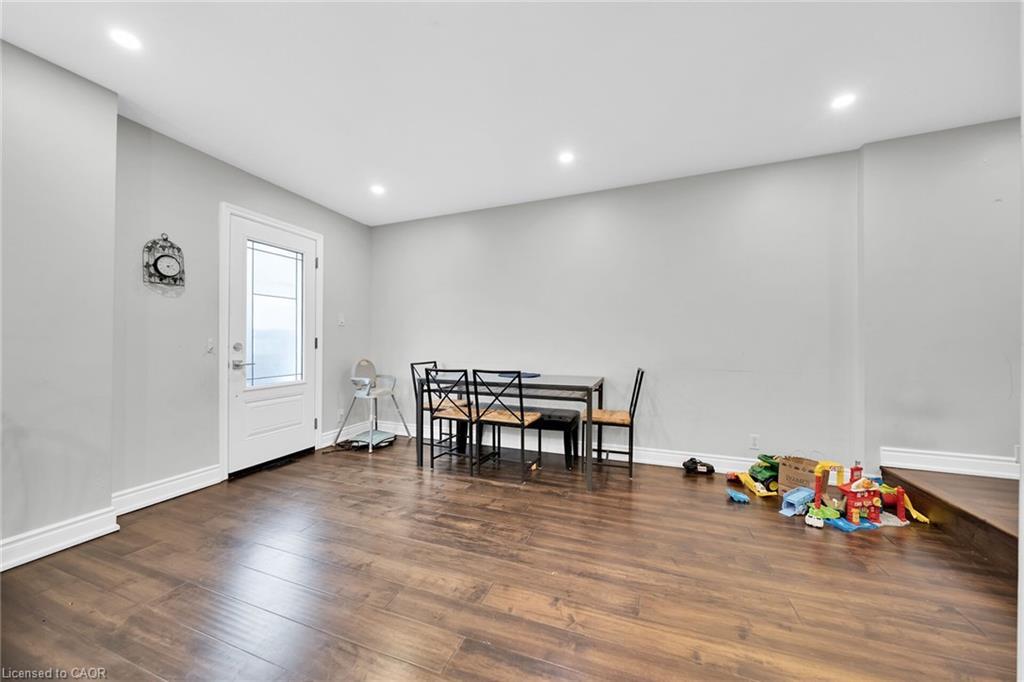 199 Bay Street N, Hamilton, ON - Indoor Photo Showing Other Room