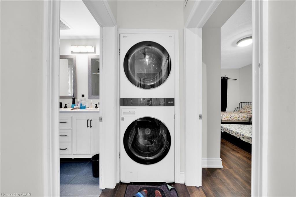 199 Bay Street N, Hamilton, ON - Indoor Photo Showing Laundry Room