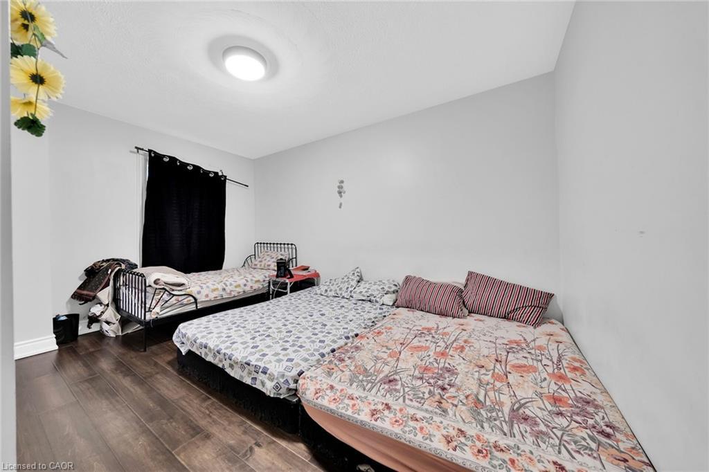 199 Bay Street N, Hamilton, ON - Indoor Photo Showing Bedroom