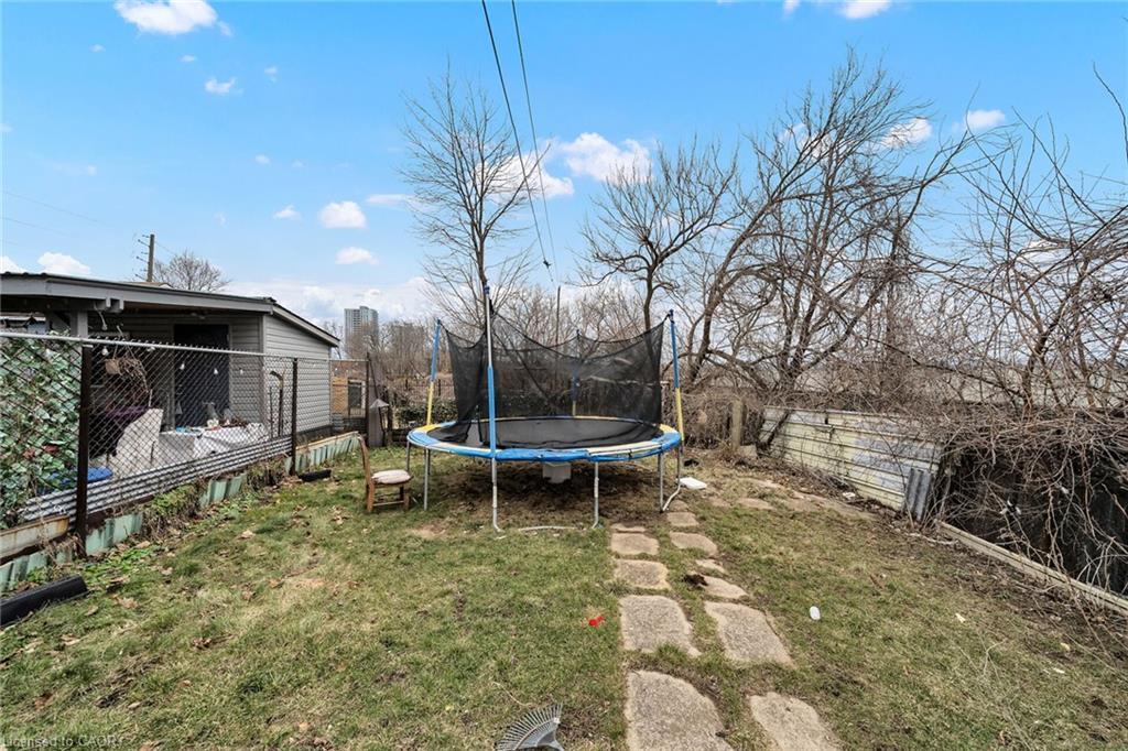 199 Bay Street N, Hamilton, ON - Outdoor