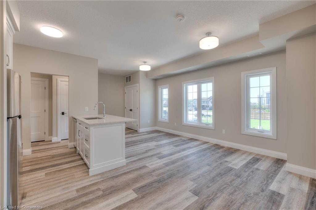 10-33 Murray Court, Milverton, ON - Indoor Photo Showing Other Room