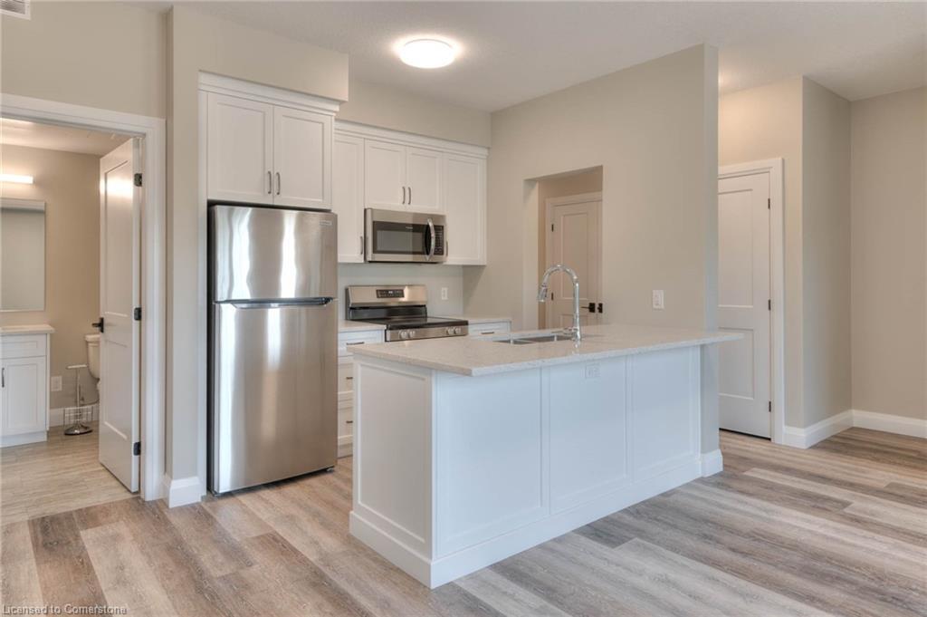 10-33 Murray Court, Milverton, ON - Indoor Photo Showing Kitchen