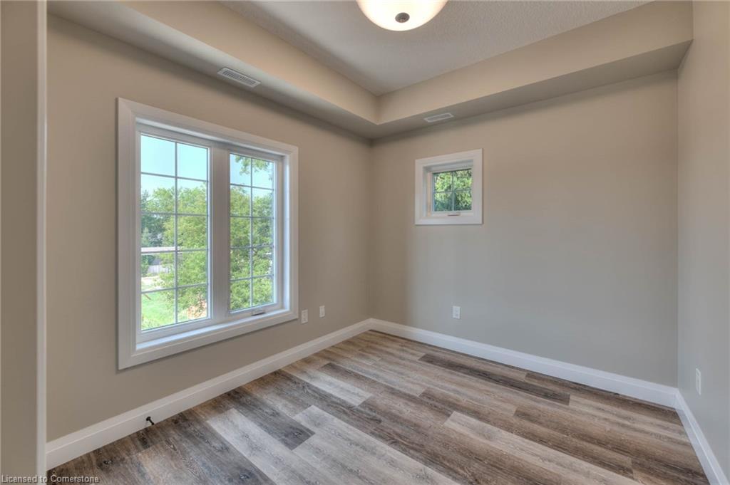 10-33 Murray Court, Milverton, ON - Indoor Photo Showing Other Room