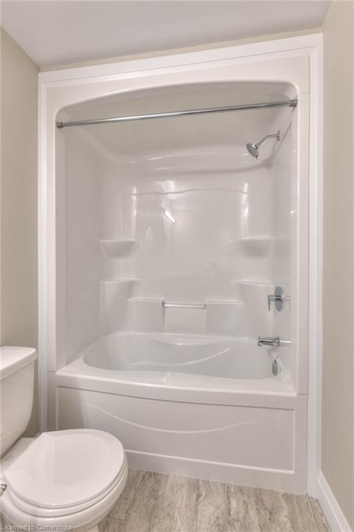 10-33 Murray Court, Milverton, ON - Indoor Photo Showing Bathroom