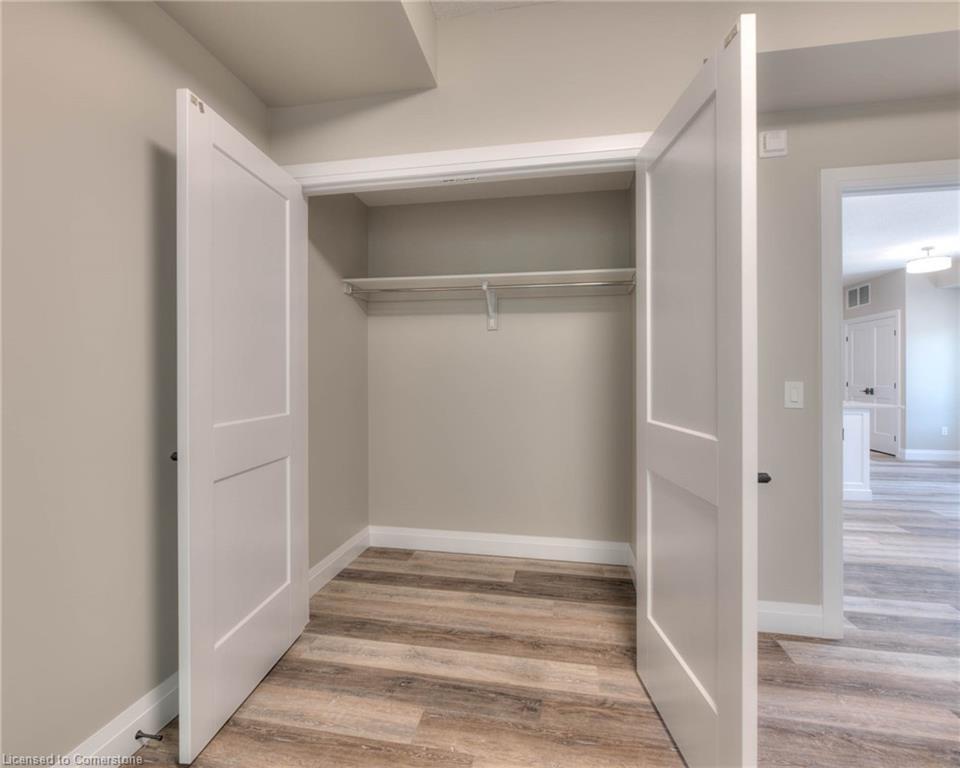 10-33 Murray Court, Milverton, ON - Indoor