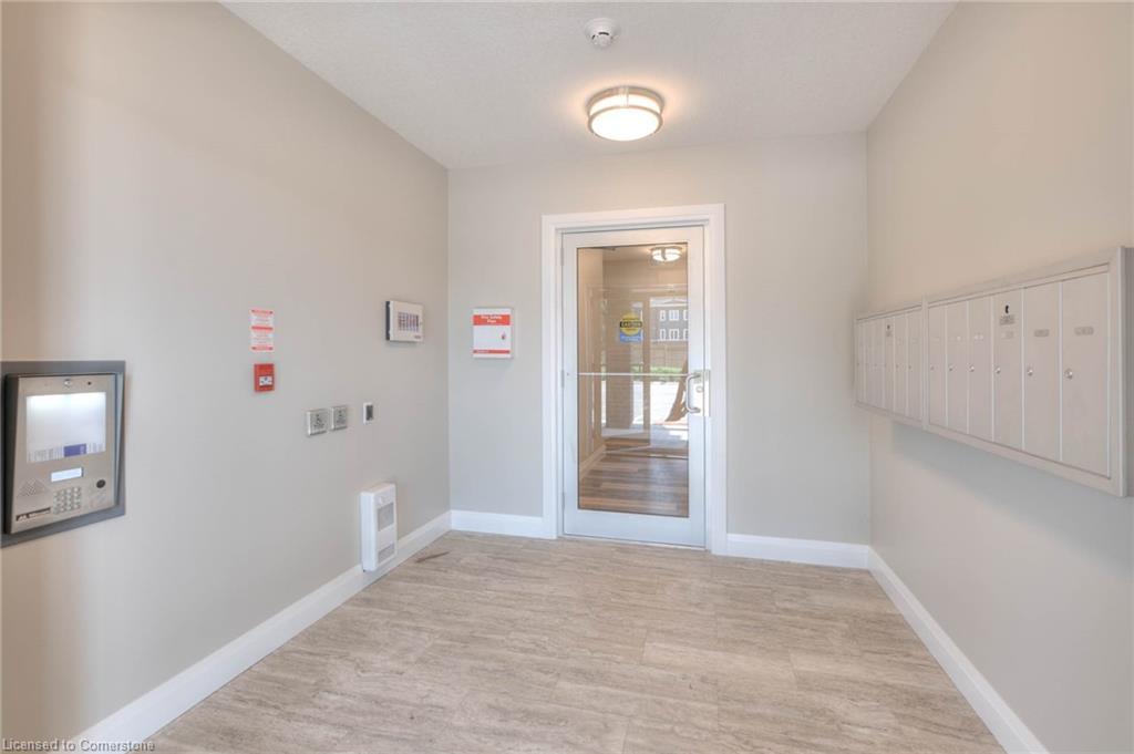 10-33 Murray Court, Milverton, ON - Indoor Photo Showing Other Room