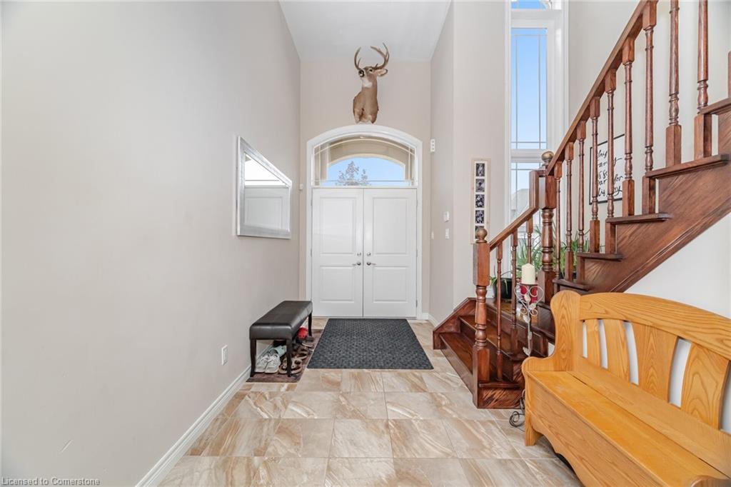 118 Lampman Drive, Grimsby, ON - Indoor Photo Showing Other Room