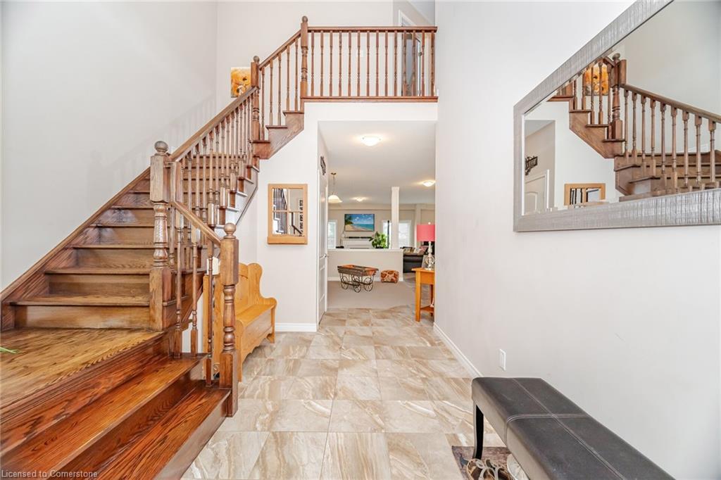 118 Lampman Drive, Grimsby, ON - Indoor Photo Showing Other Room