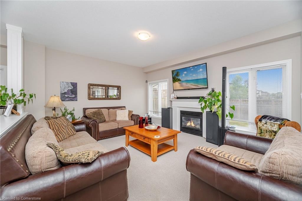 118 Lampman Drive, Grimsby, ON - Indoor Photo Showing Living Room With Fireplace