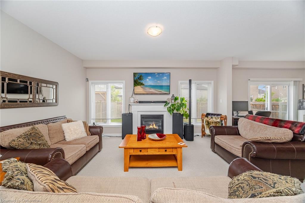 118 Lampman Drive, Grimsby, ON - Indoor Photo Showing Living Room With Fireplace