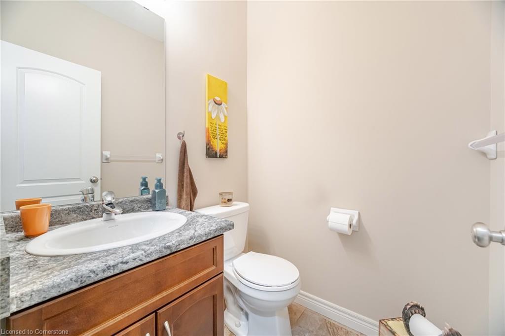 118 Lampman Drive, Grimsby, ON - Indoor Photo Showing Bathroom