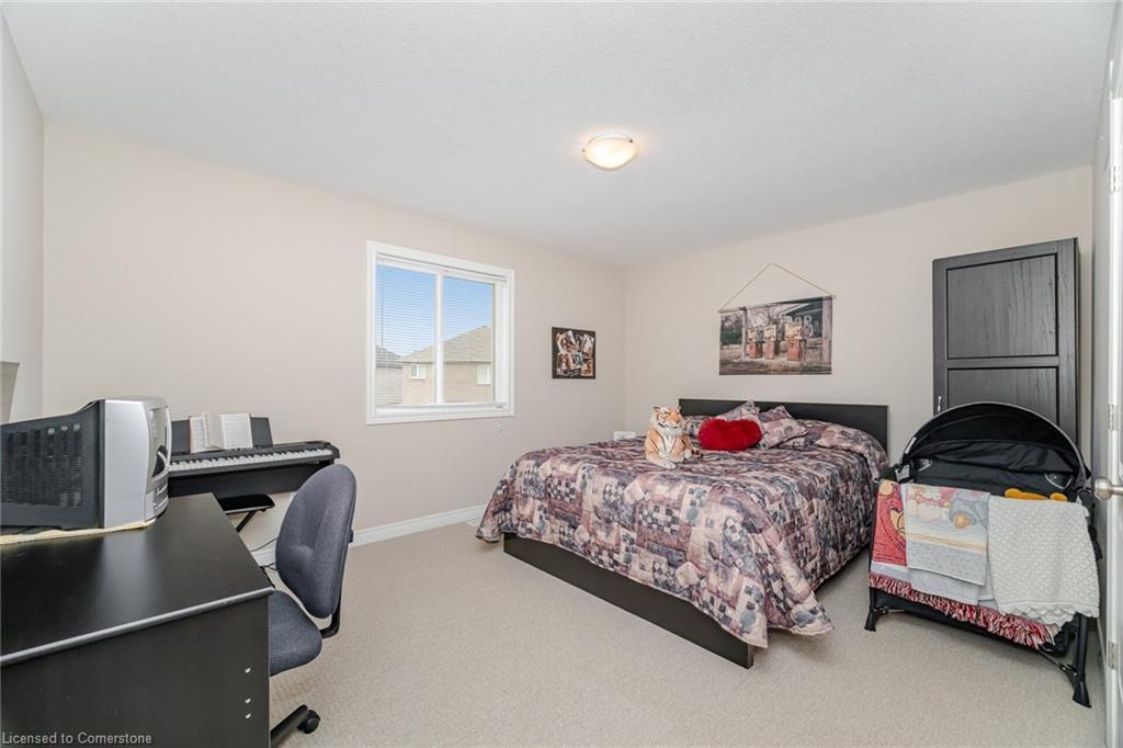 118 Lampman Drive, Grimsby, ON - Indoor Photo Showing Bedroom
