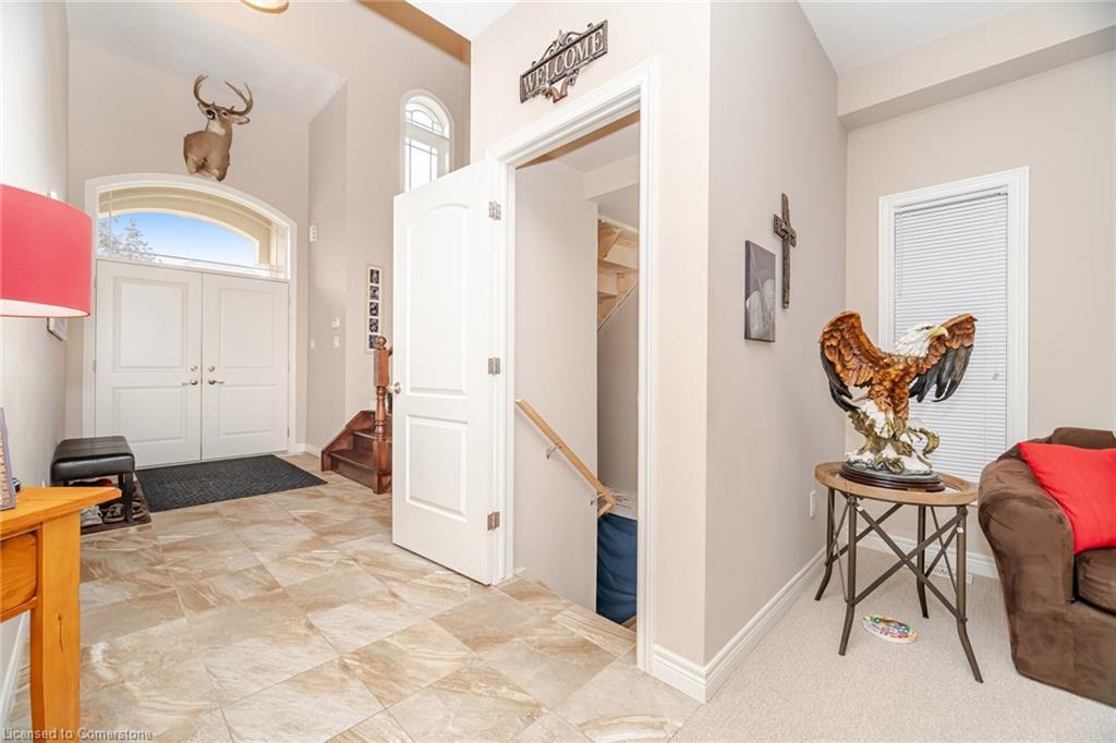 118 Lampman Drive, Grimsby, ON - Indoor Photo Showing Other Room