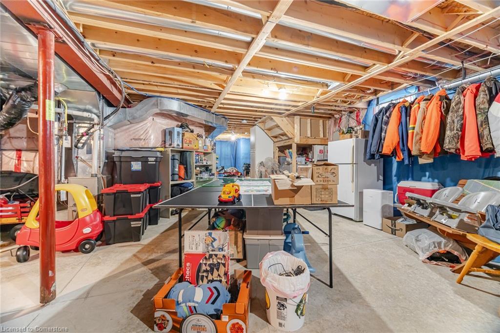 118 Lampman Drive, Grimsby, ON - Indoor Photo Showing Other Room