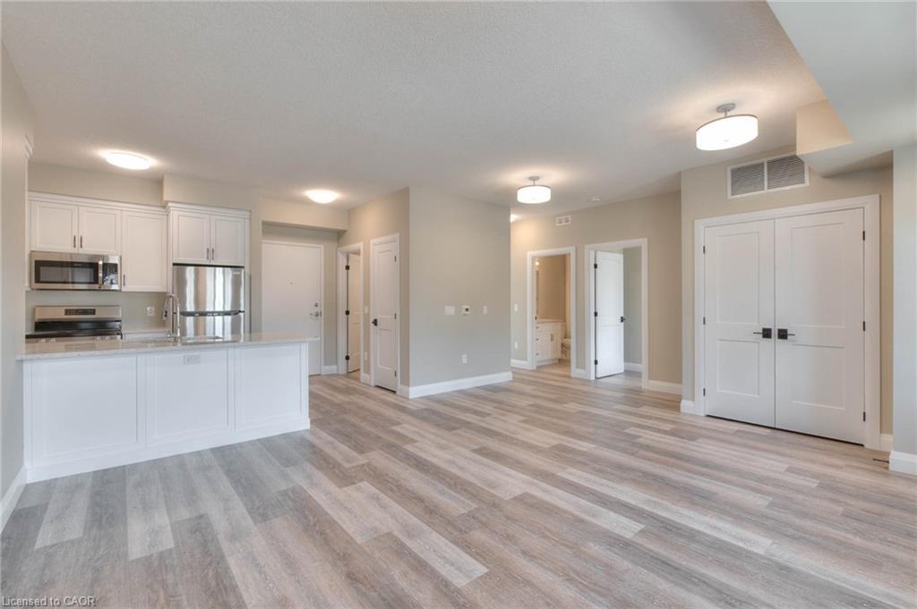 1-33 Murray Court, Milverton, ON - Indoor Photo Showing Kitchen