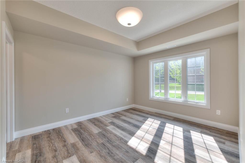 1-33 Murray Court, Milverton, ON - Indoor Photo Showing Other Room