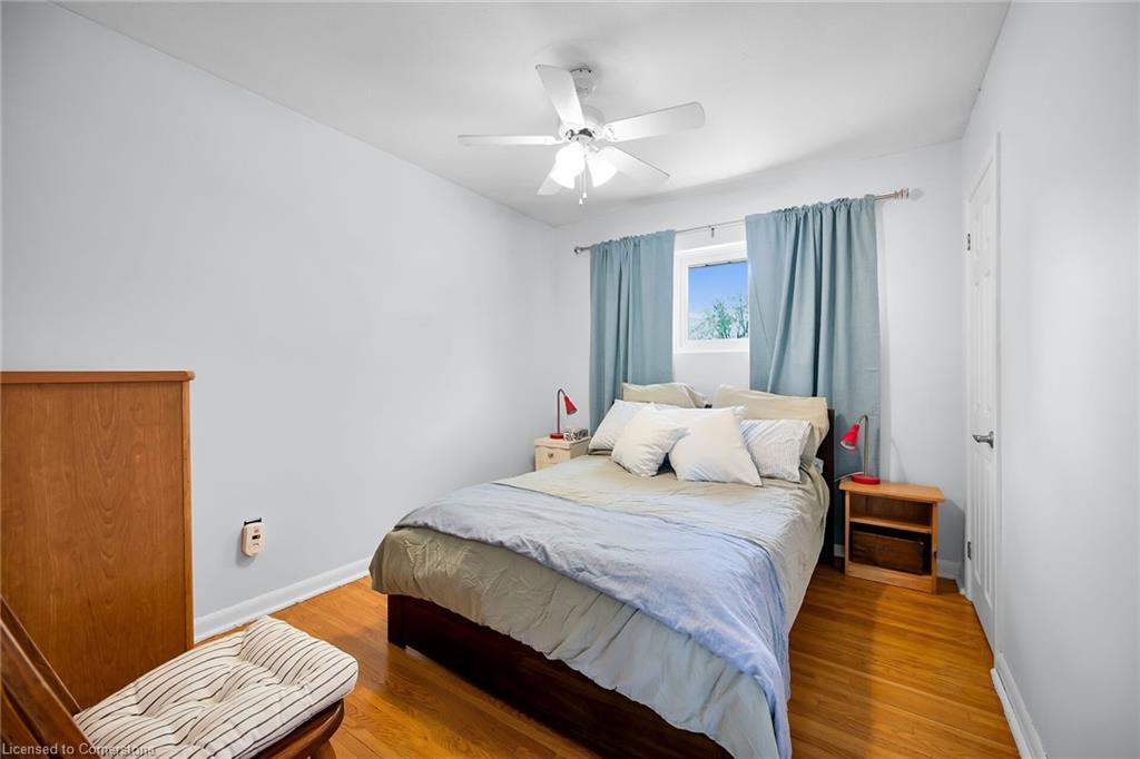130 West 26Th Street, Hamilton, ON - Indoor Photo Showing Bedroom