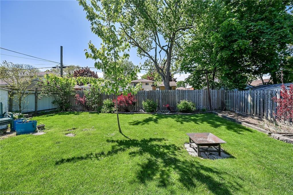 130 West 26Th Street, Hamilton, ON - Outdoor With Backyard