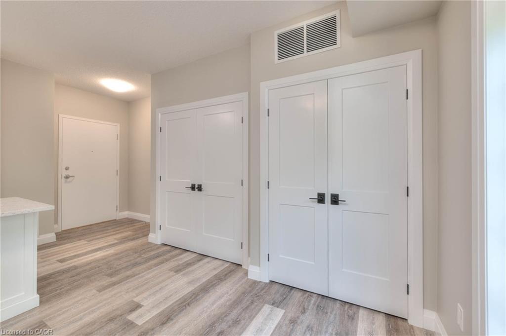 11-33 Murray Court, Milverton, ON - Indoor Photo Showing Other Room