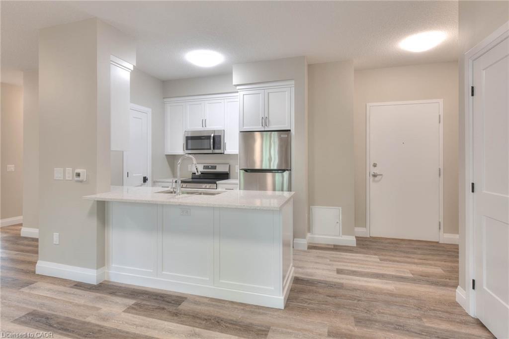 11-33 Murray Court, Milverton, ON - Indoor Photo Showing Kitchen