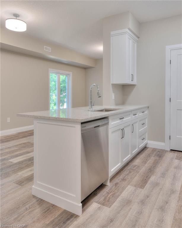 11-33 Murray Court, Milverton, ON - Indoor Photo Showing Kitchen