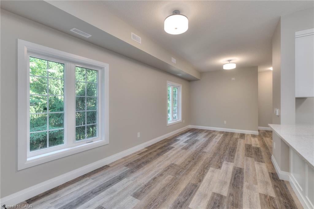 11-33 Murray Court, Milverton, ON - Indoor Photo Showing Other Room
