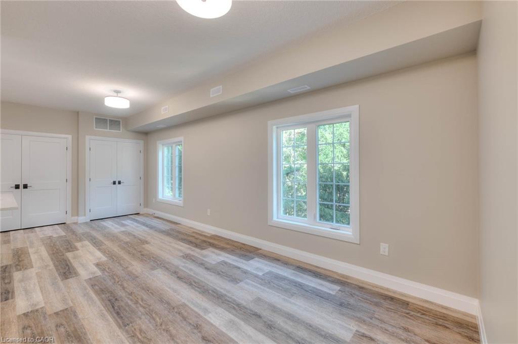 11-33 Murray Court, Milverton, ON - Indoor Photo Showing Other Room