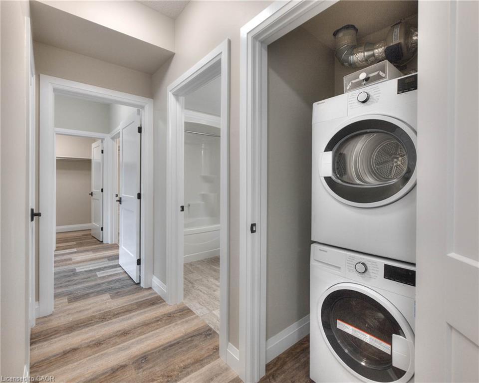 11-33 Murray Court, Milverton, ON - Indoor Photo Showing Laundry Room