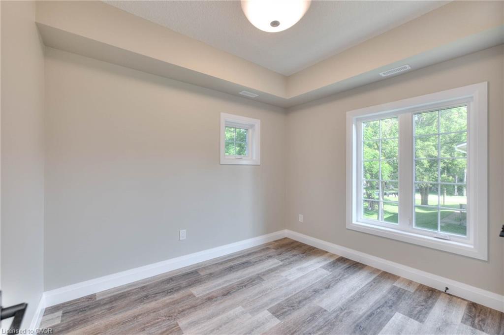 11-33 Murray Court, Milverton, ON - Indoor Photo Showing Other Room