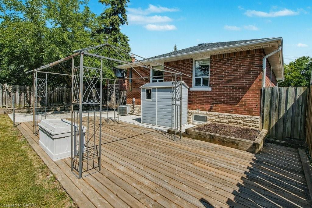 111 Castlefield Drive, Hamilton, ON - Outdoor With Deck Patio Veranda With Exterior