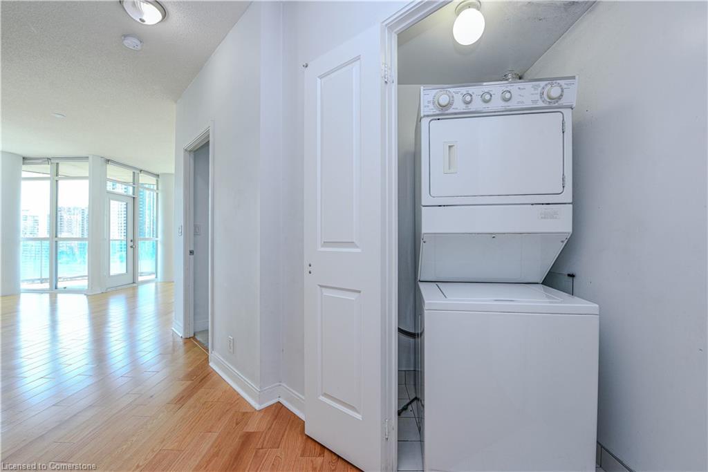 1206-70 Absolute Avenue, Mississauga, ON - Indoor Photo Showing Laundry Room