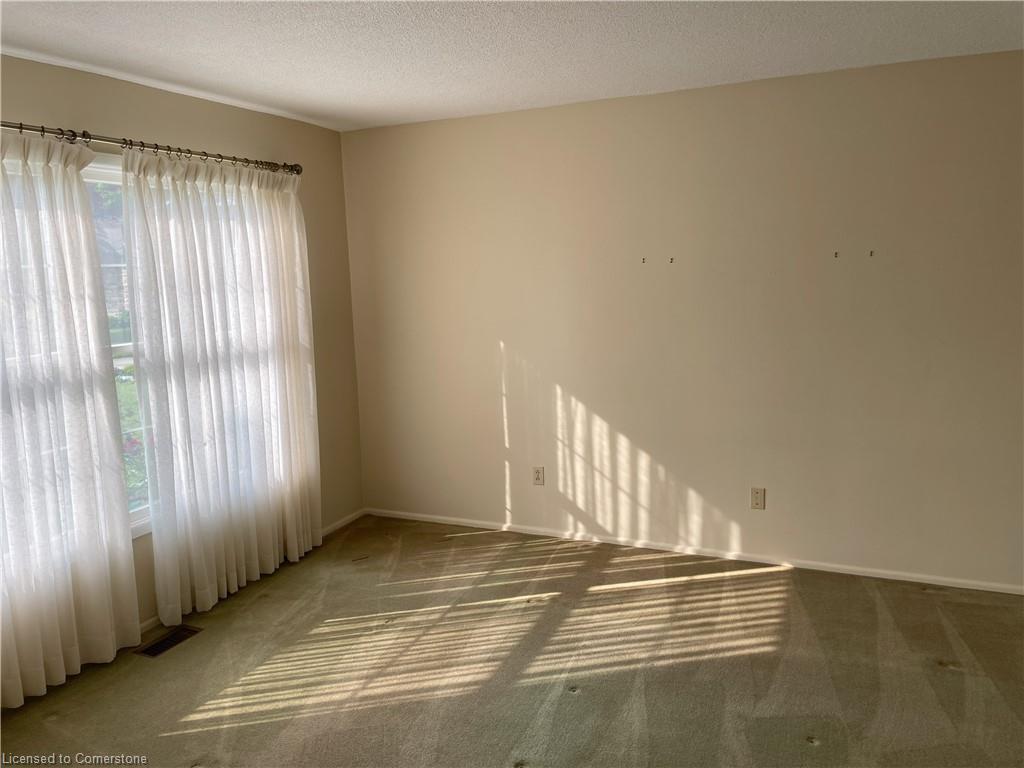 30 Lanscott Place, Hamilton, ON - Indoor Photo Showing Other Room