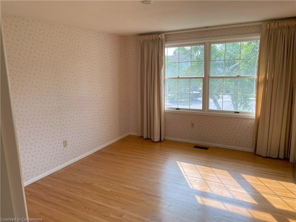 30 Lanscott Place, Hamilton, ON - Indoor Photo Showing Other Room