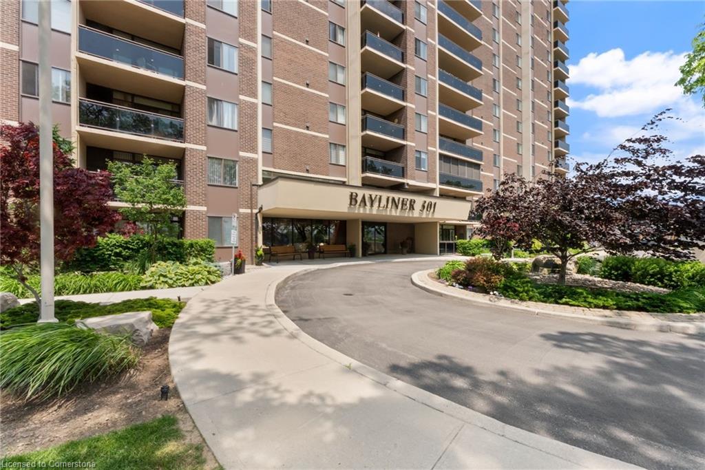 1605-301 Frances Avenue, Stoney Creek, ON - Outdoor With Facade