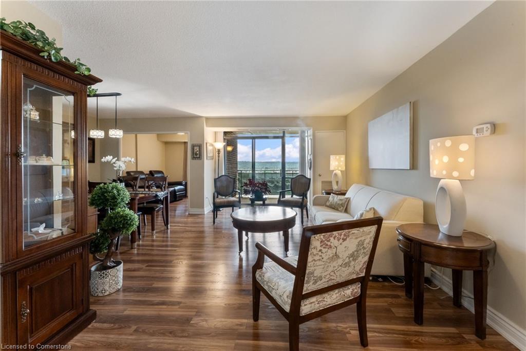 1605-301 Frances Avenue, Stoney Creek, ON - Indoor