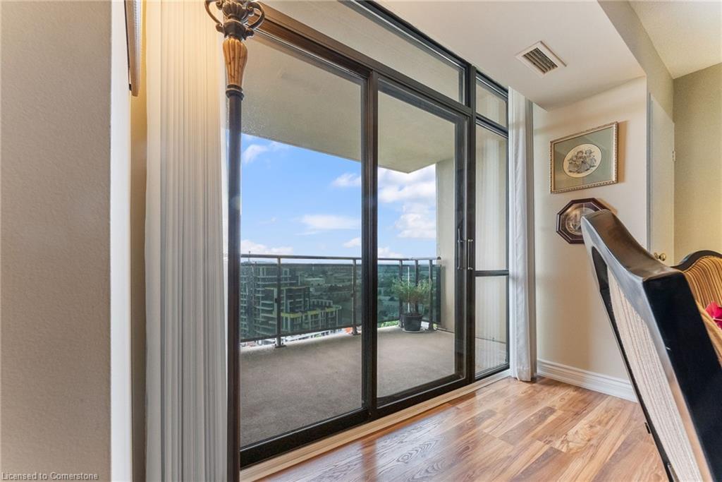 1605-301 Frances Avenue, Stoney Creek, ON - Indoor Photo Showing Other Room