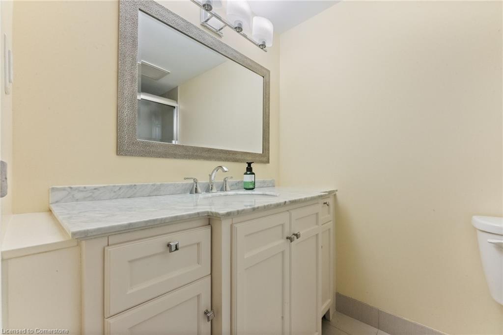 1605-301 Frances Avenue, Stoney Creek, ON - Indoor Photo Showing Bathroom