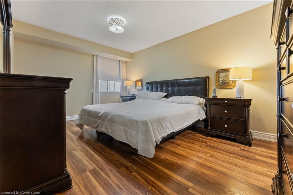 1605-301 Frances Avenue, Stoney Creek, ON - Indoor Photo Showing Bedroom
