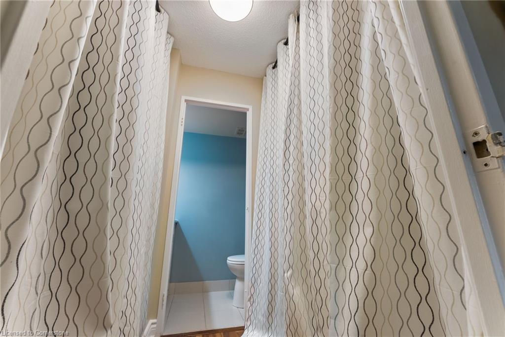 1605-301 Frances Avenue, Stoney Creek, ON - Indoor Photo Showing Bathroom