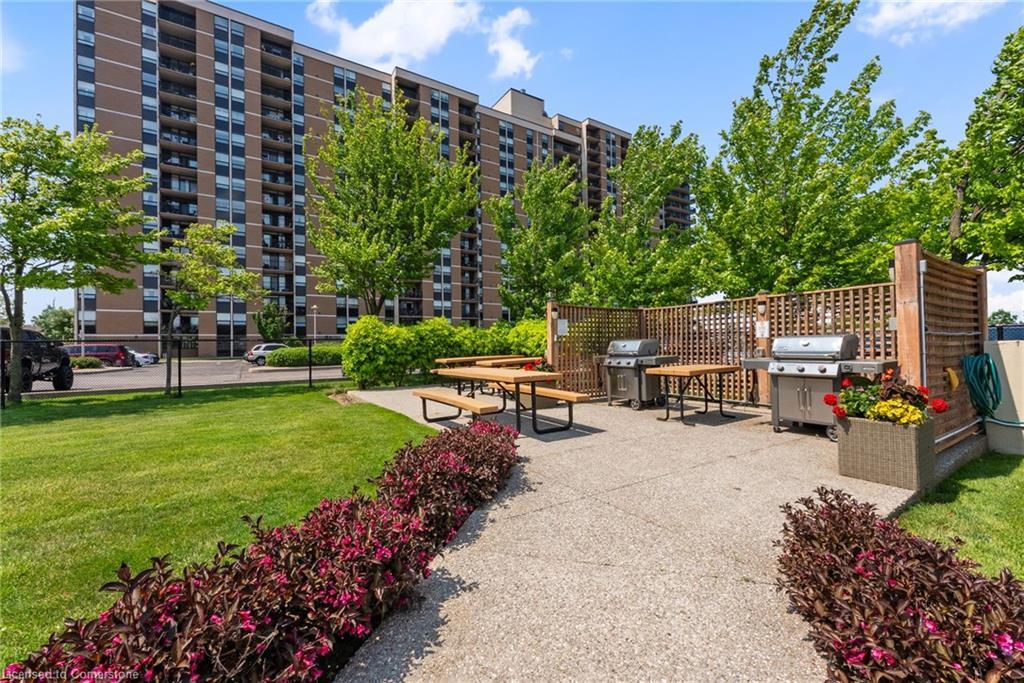 1605-301 Frances Avenue, Stoney Creek, ON - Outdoor
