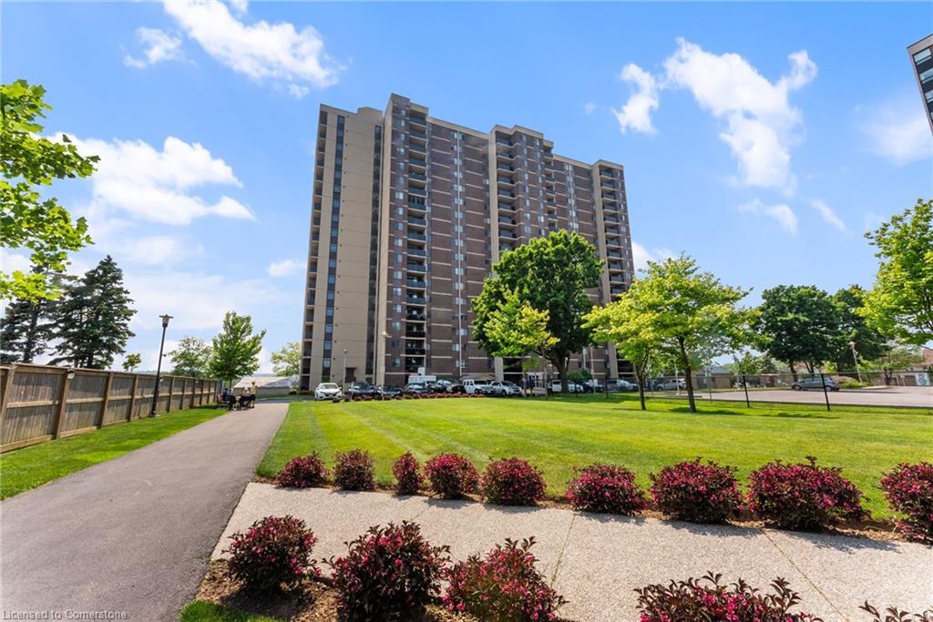 1605-301 Frances Avenue, Stoney Creek, ON - Outdoor