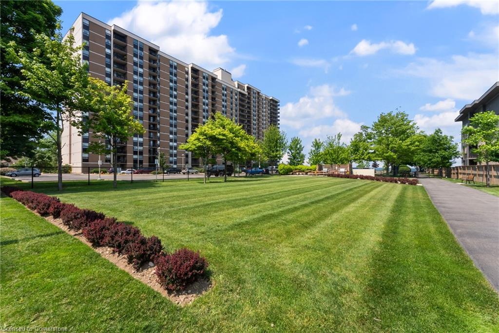 1605-301 Frances Avenue, Stoney Creek, ON - Outdoor