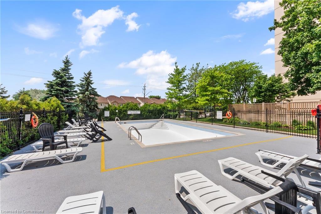 1605-301 Frances Avenue, Stoney Creek, ON - Outdoor