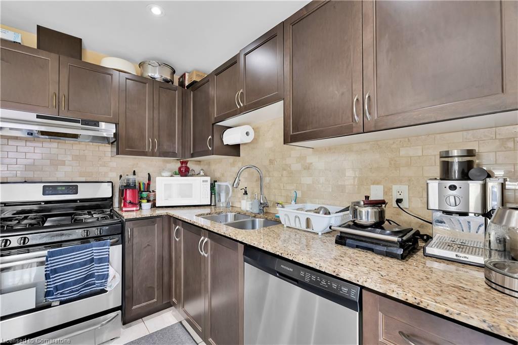 1-1354 Upper Sherman Avenue, Hamilton, ON - Indoor Photo Showing Kitchen With Double Sink