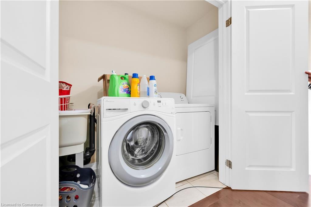 1-1354 Upper Sherman Avenue, Hamilton, ON - Indoor Photo Showing Laundry Room