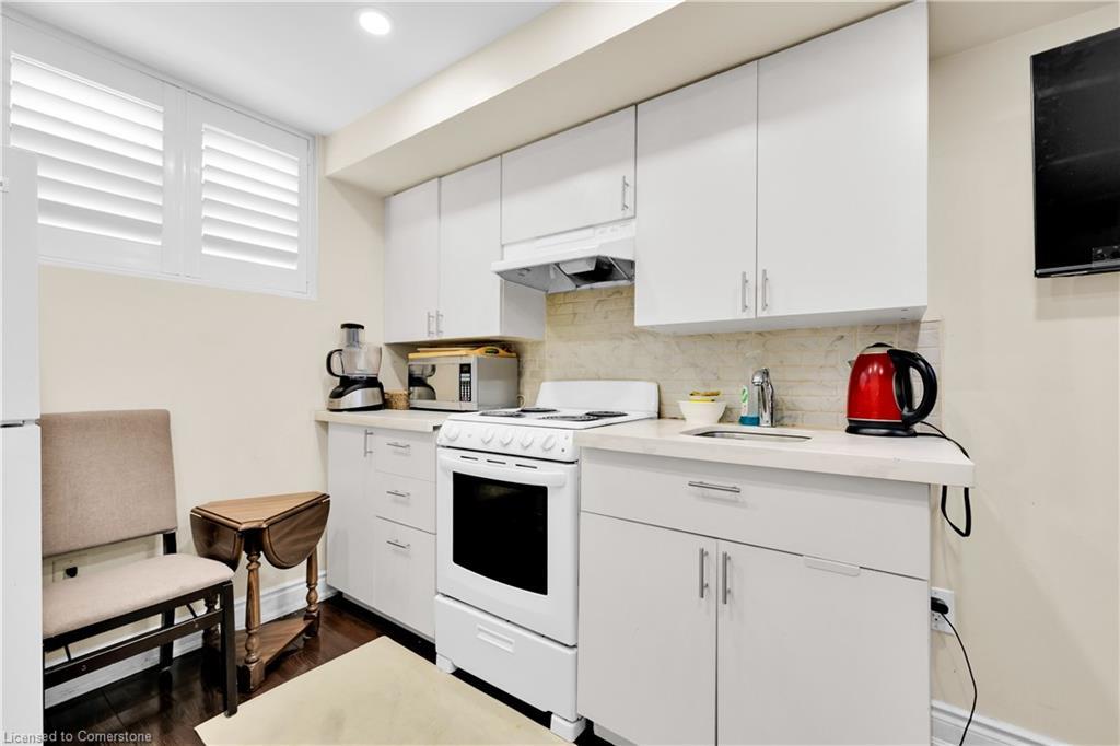 1-1354 Upper Sherman Avenue, Hamilton, ON - Indoor Photo Showing Kitchen