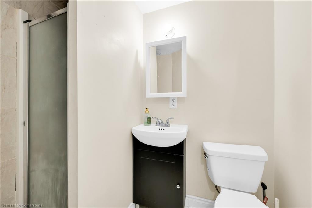 1-1354 Upper Sherman Avenue, Hamilton, ON - Indoor Photo Showing Bathroom