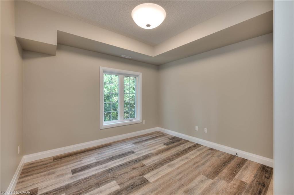 5-33 Murray Court, Milverton, ON - Indoor Photo Showing Other Room